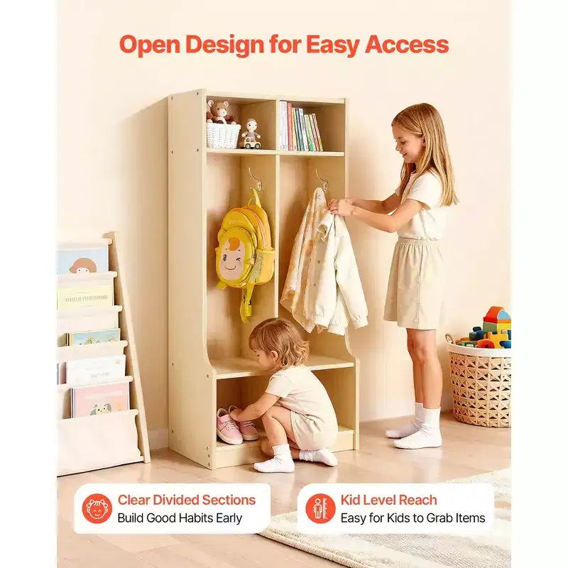 Armadietto appendiabiti per bambini a 2 sezioni, organizer in legno per asilo nido con 4 ganci e kit antiribaltamento e 4 piccole scatole aperte, colore legno