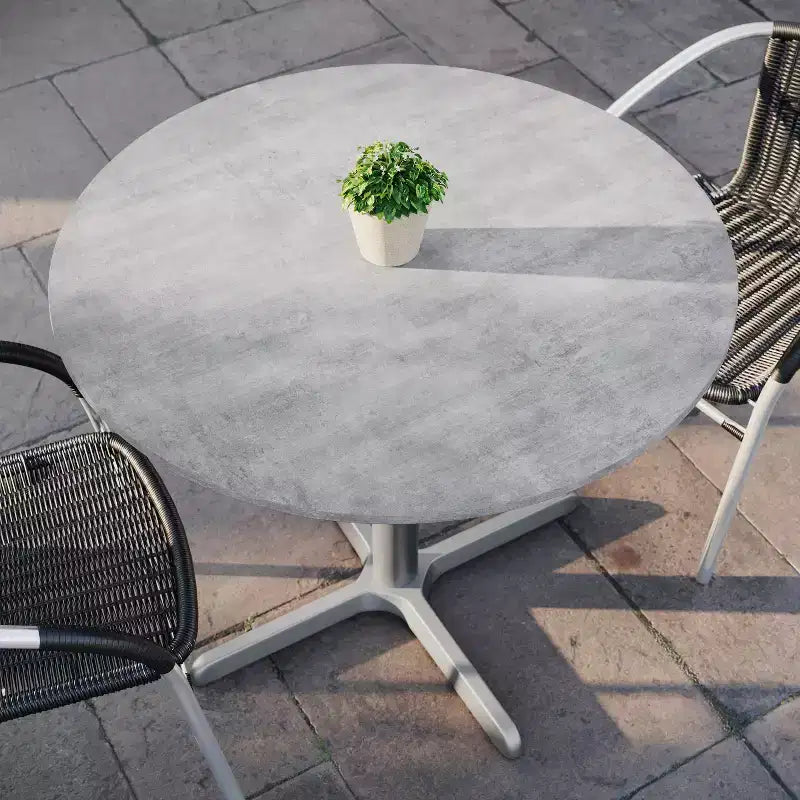 Piano tavolo Acadia per interni ed esterni con tecnologia TopGuard HPL e base per tavolo bistrò in ghisa