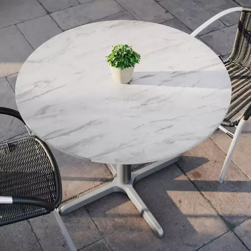 Piano tavolo Acadia per interni ed esterni con tecnologia TopGuard HPL e base per tavolo bistrò in ghisa