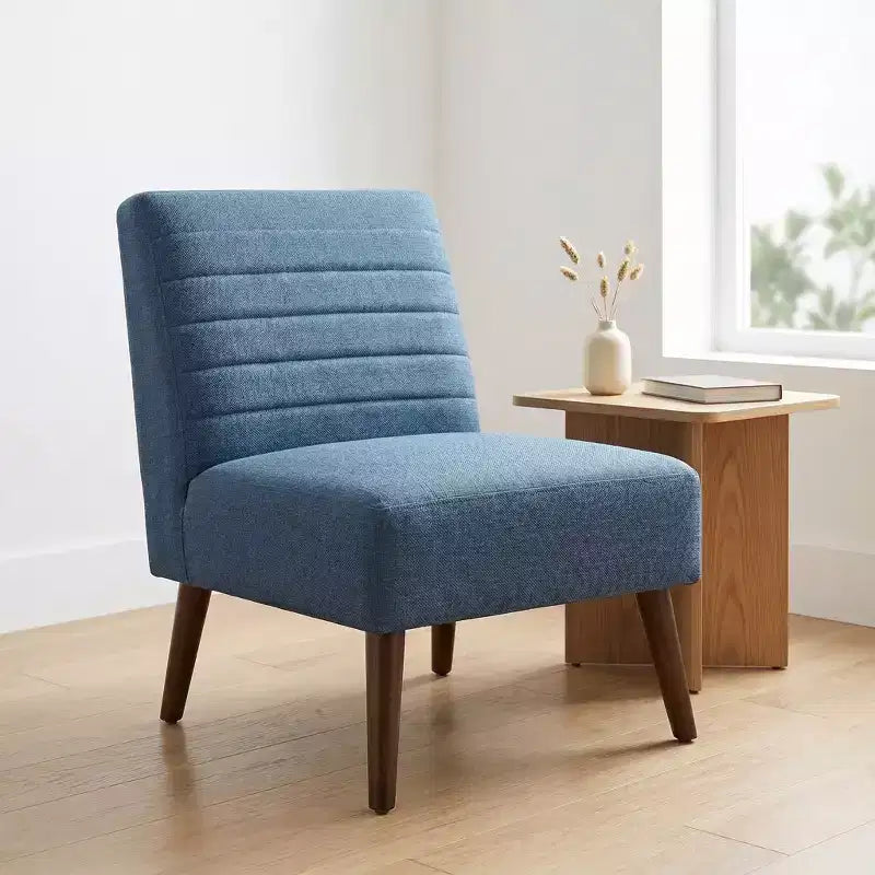 Poltrona moderna senza braccioli con rivestimento trapuntato e gambe in legno, schienale orizzontale per soggiorno, camera da letto, vanità e patio, blu