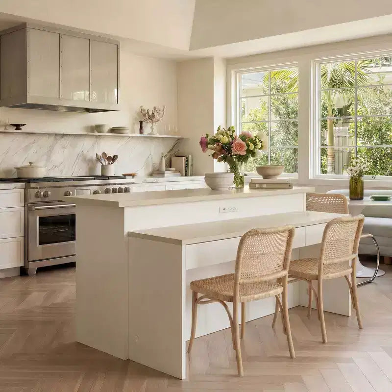 Isola da Cucina Bianca con Top Effetto Pietra, Vani Multi-cassetto, Prese Elettriche e Facile da Pulire